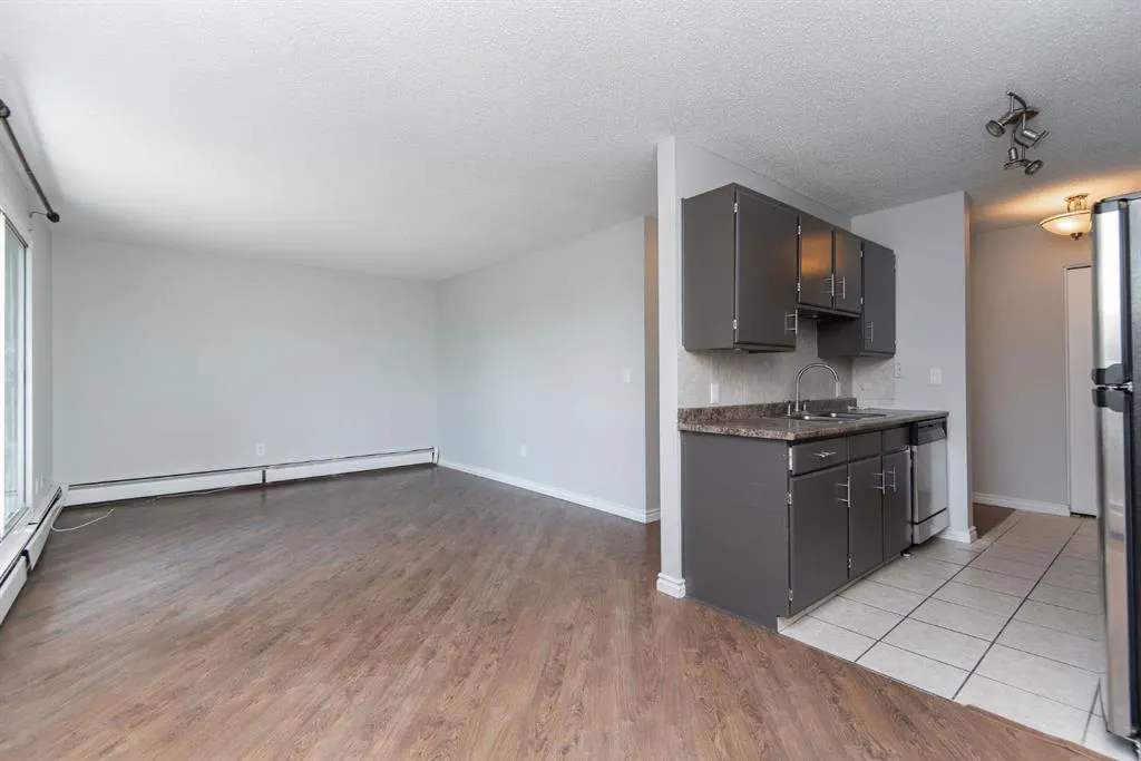 4722 44 Street, #201