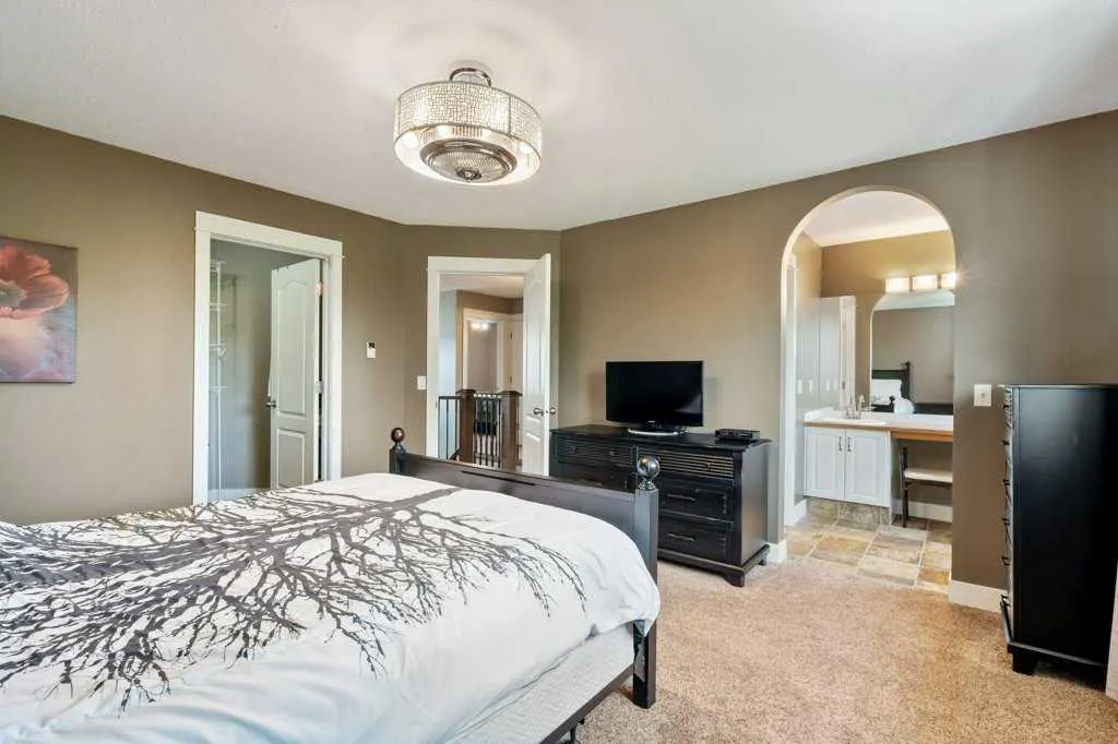 52 Bow Ridge Crescent
