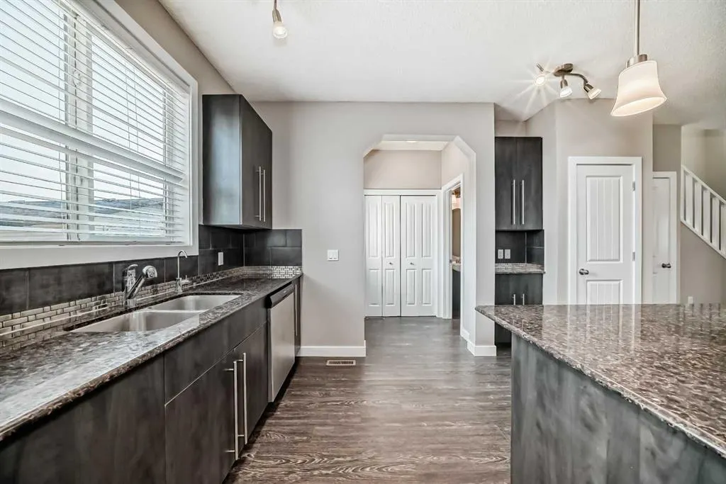11 Skyview Springs Manor NE