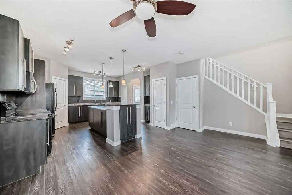 11 Skyview Springs Manor NE