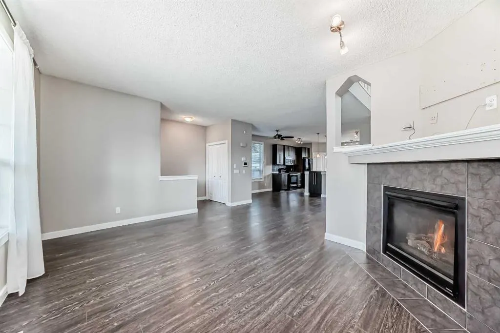 11 Skyview Springs Manor NE