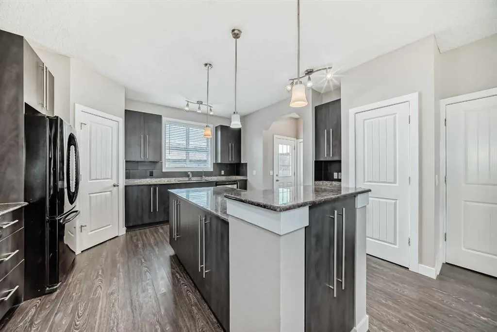 11 Skyview Springs Manor NE