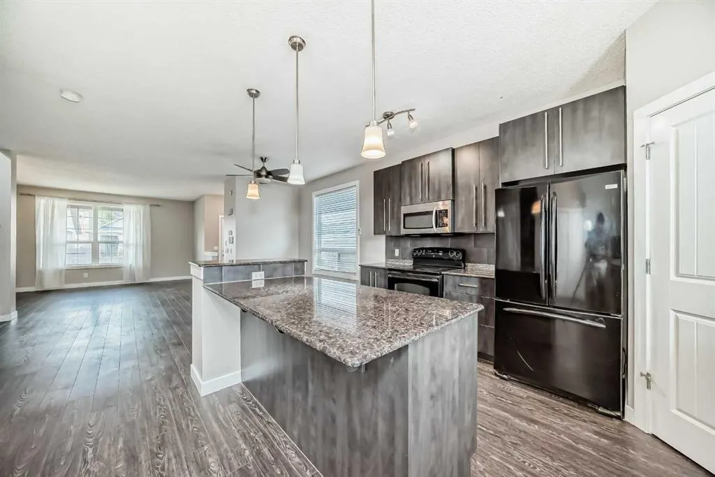 11 Skyview Springs Manor NE