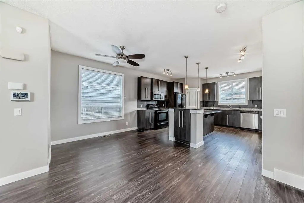11 Skyview Springs Manor NE