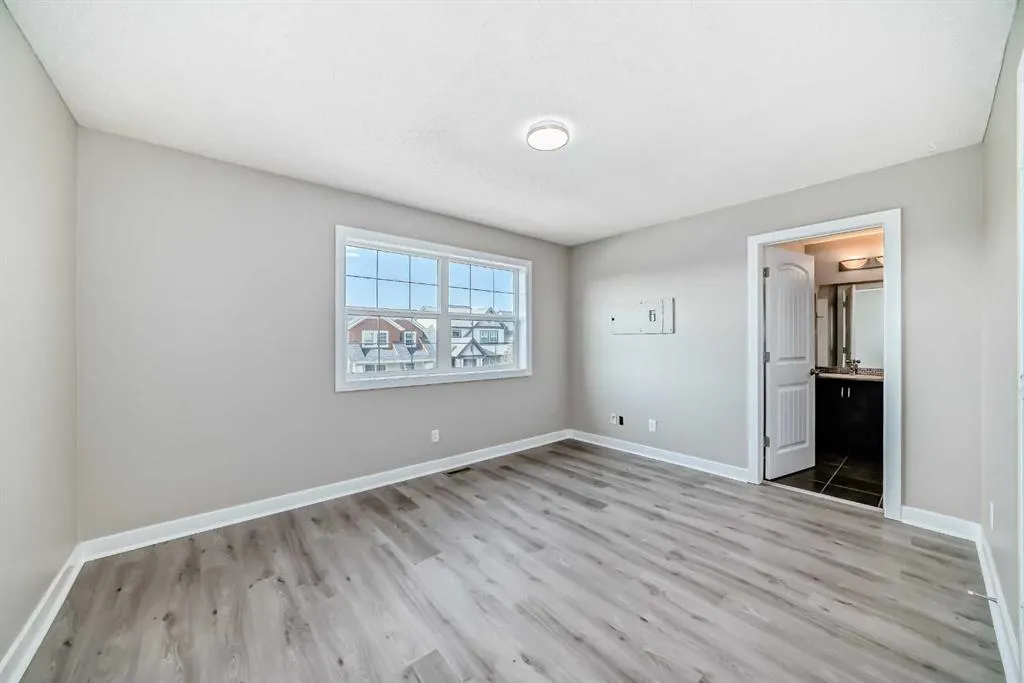 11 Skyview Springs Manor NE