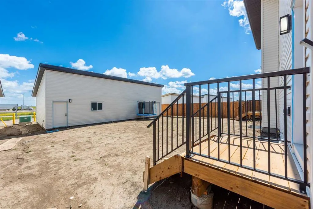 144 Saddlelake Manor NE