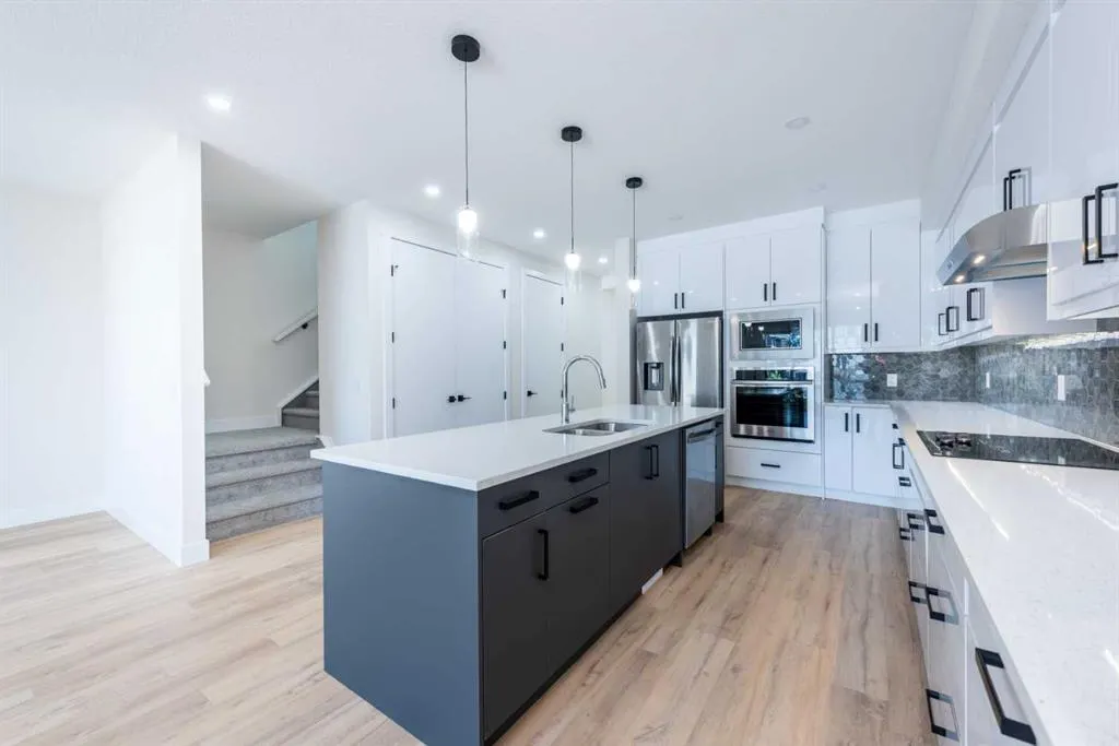 144 Saddlelake Manor NE