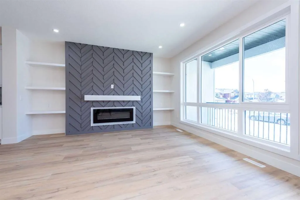 144 Saddlelake Manor NE