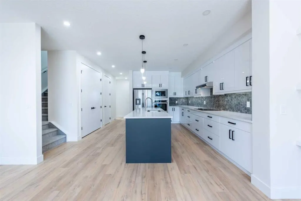 144 Saddlelake Manor NE