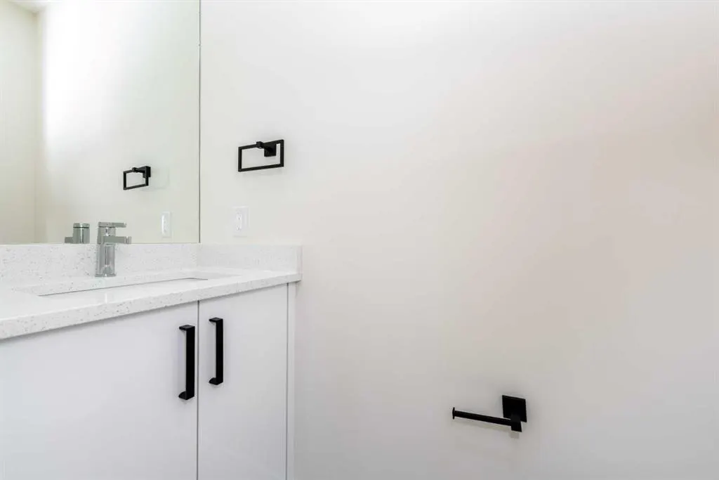 144 Saddlelake Manor NE