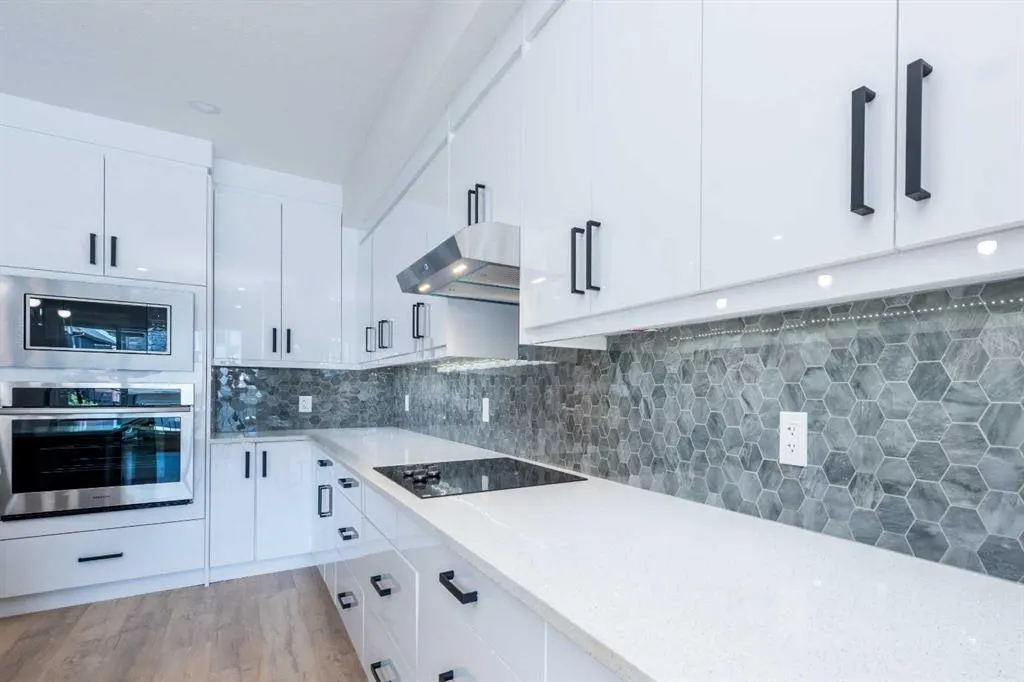 144 Saddlelake Manor NE