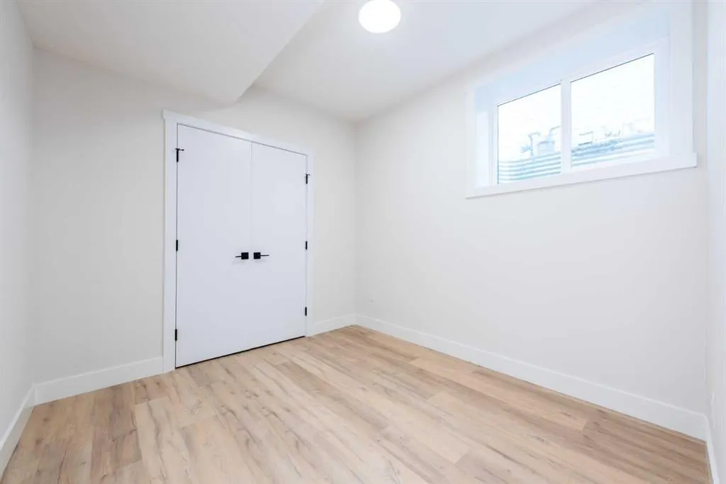 144 Saddlelake Manor NE