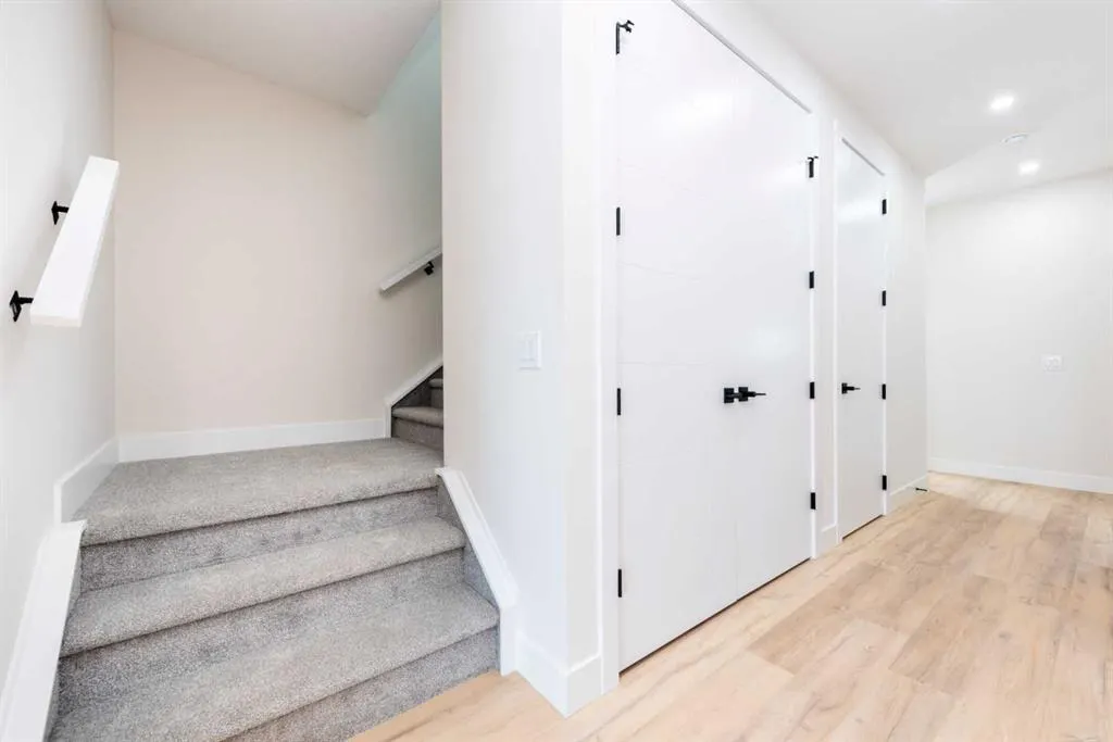 144 Saddlelake Manor NE