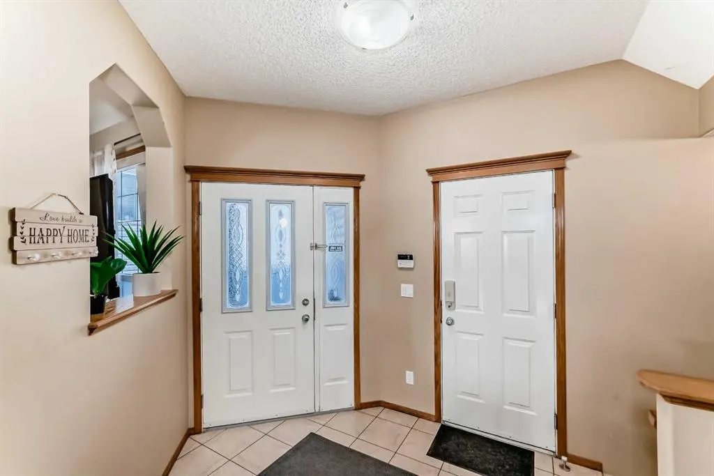 75 Taralea Crescent NE