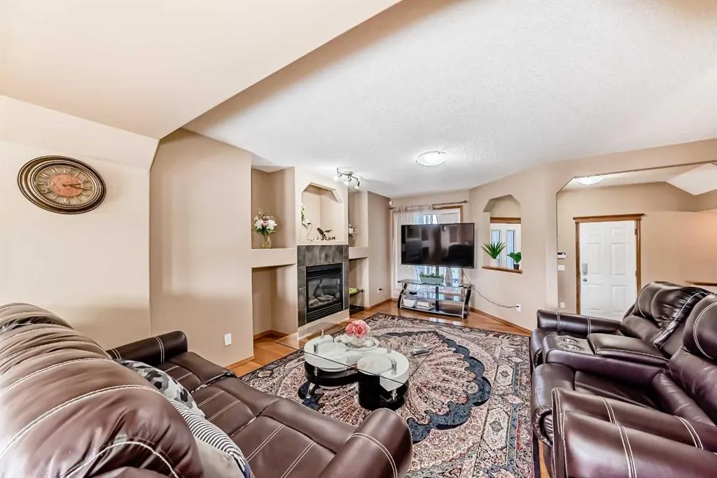 75 Taralea Crescent NE