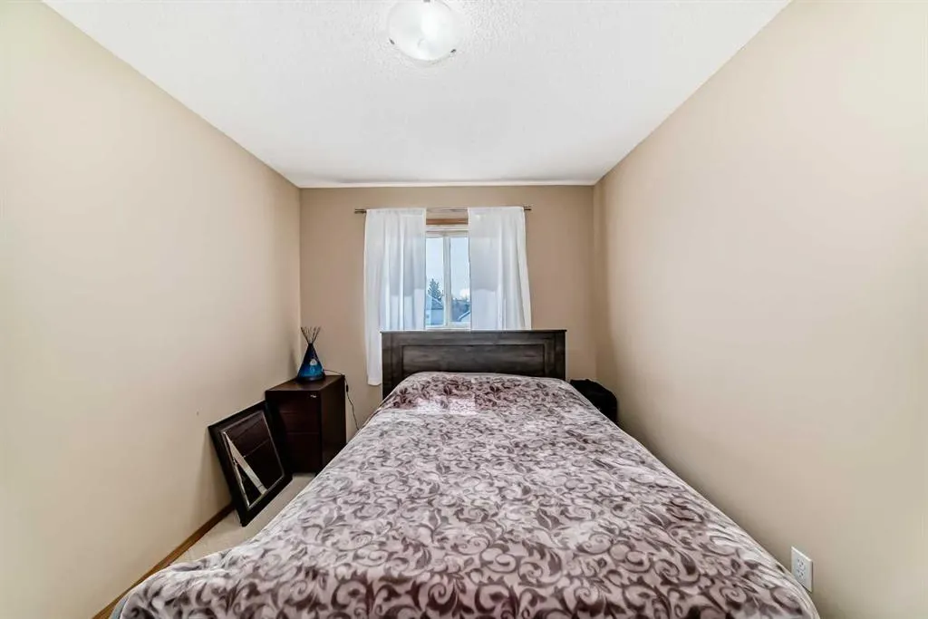 75 Taralea Crescent NE