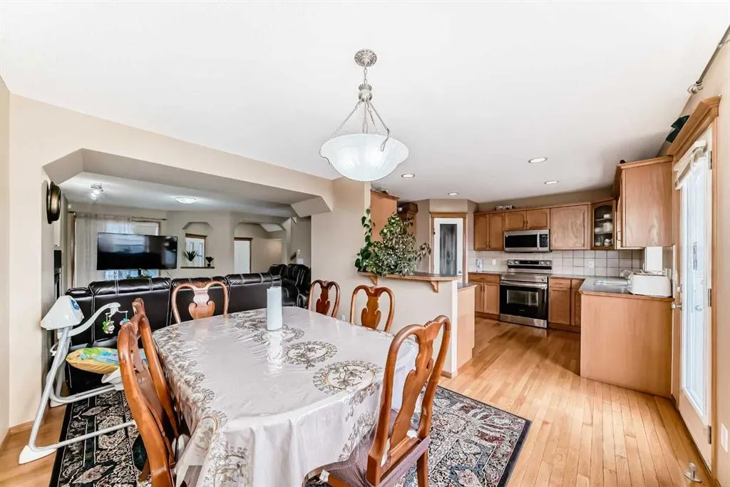 75 Taralea Crescent NE