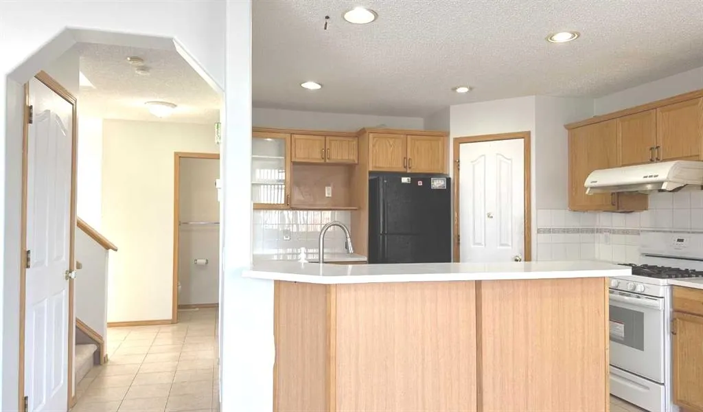 244 Los Alamos Place NE