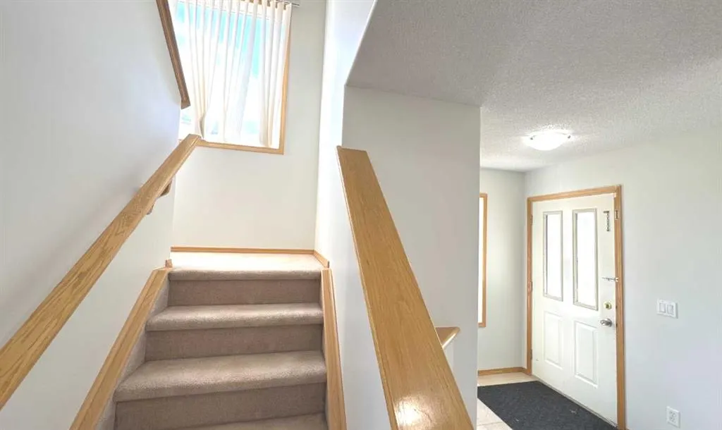 244 Los Alamos Place NE