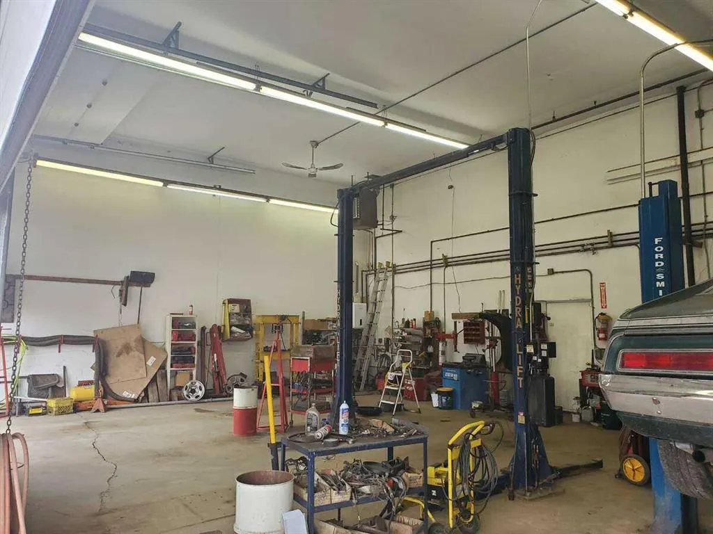 9934 100 Avenue
