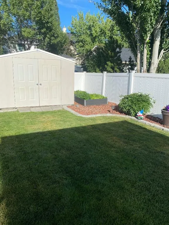 42 Inverness Close SE