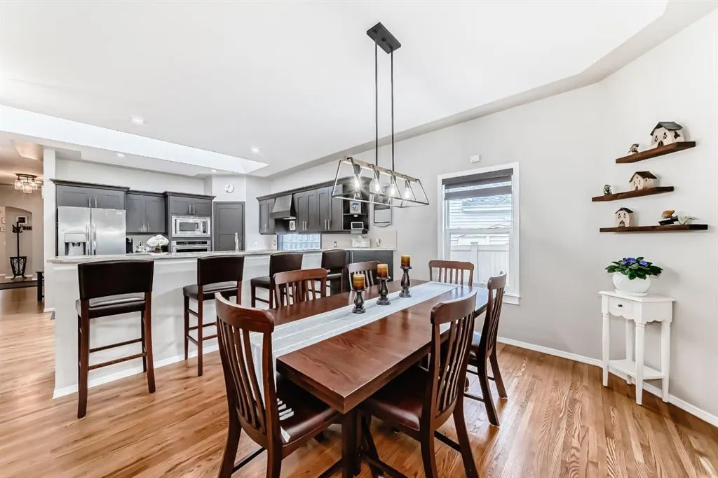 42 Inverness Close SE