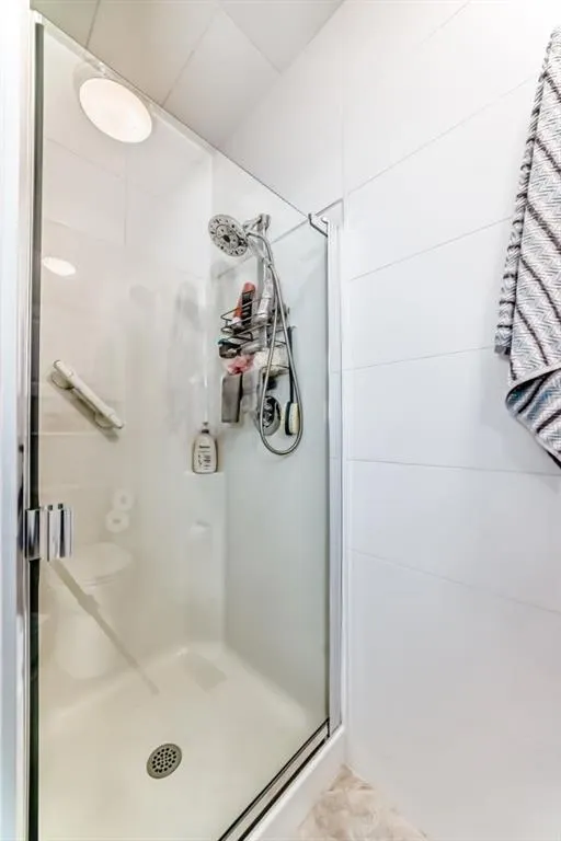 42 Inverness Close SE