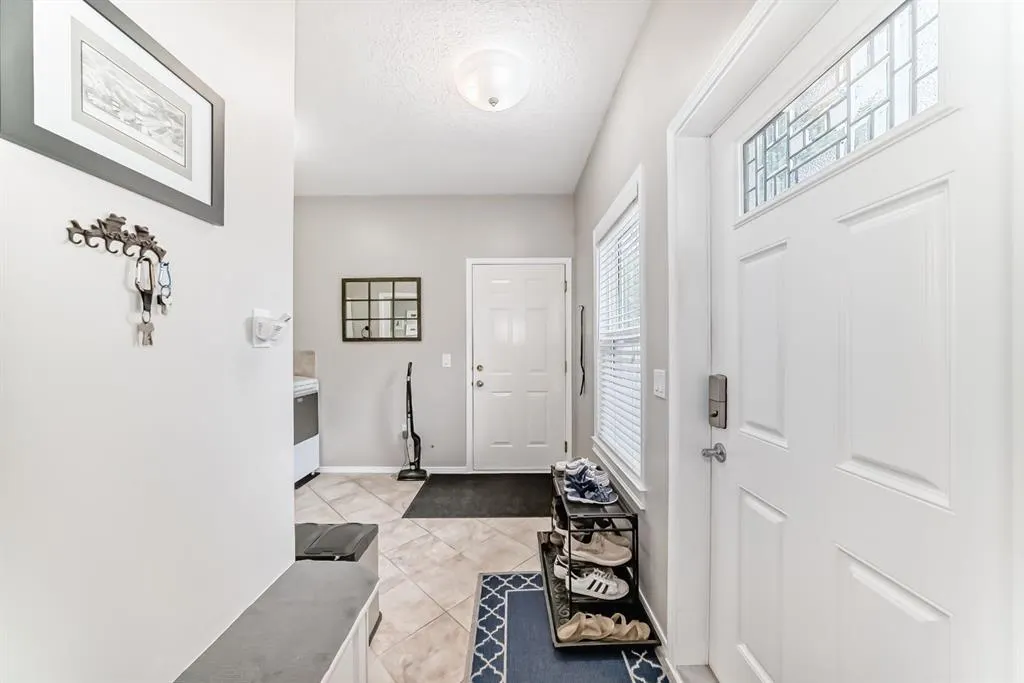 42 Inverness Close SE