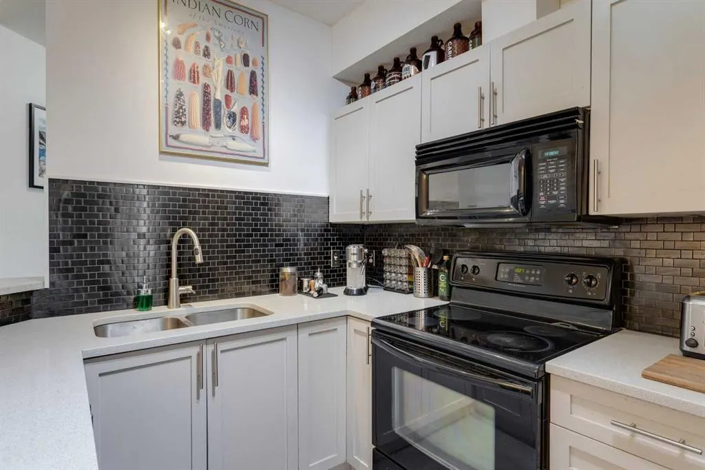 2040 35 Avenue SW, #3