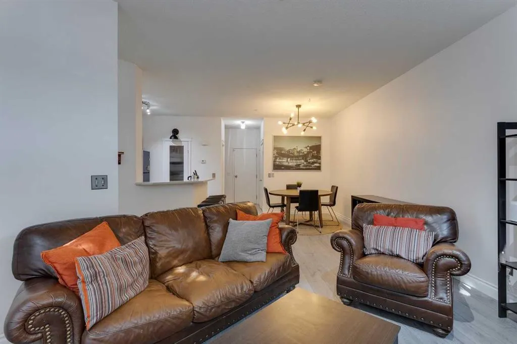 2040 35 Avenue SW, #3