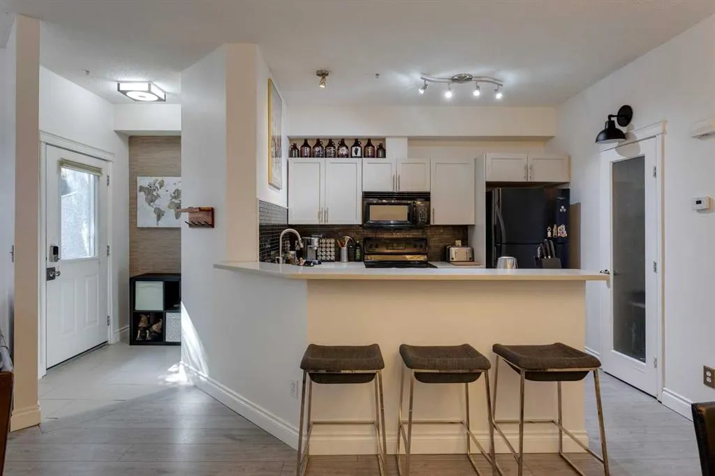 2040 35 Avenue SW, #3