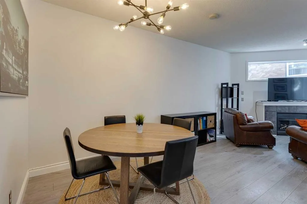 2040 35 Avenue SW, #3