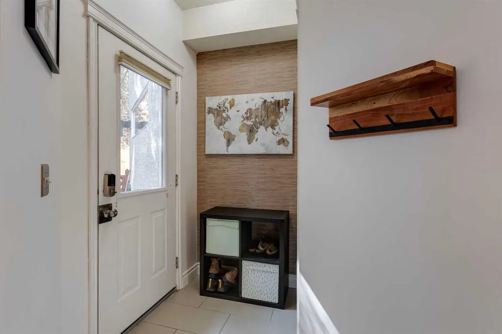 2040 35 Avenue SW, #3