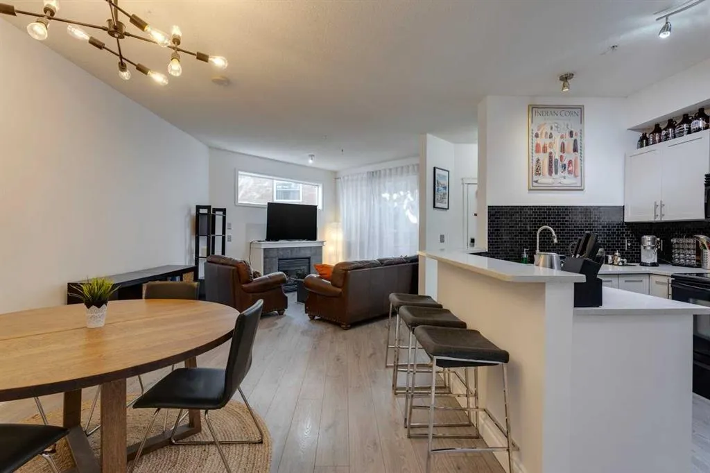 2040 35 Avenue SW, #3