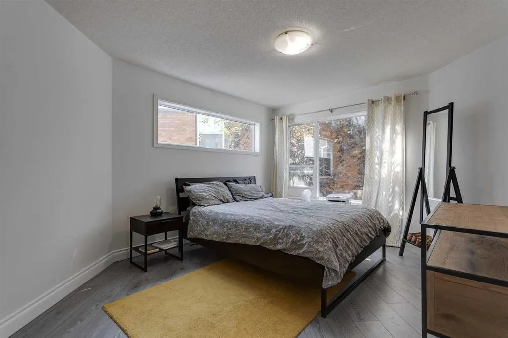 2040 35 Avenue SW, #3