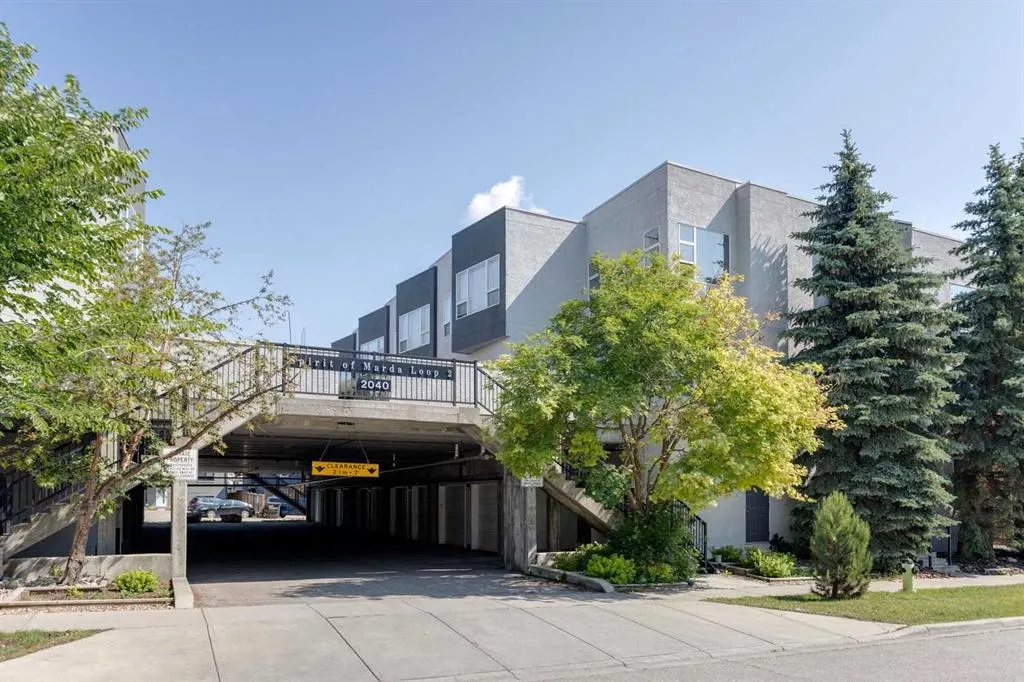 2040 35 Avenue SW, #3