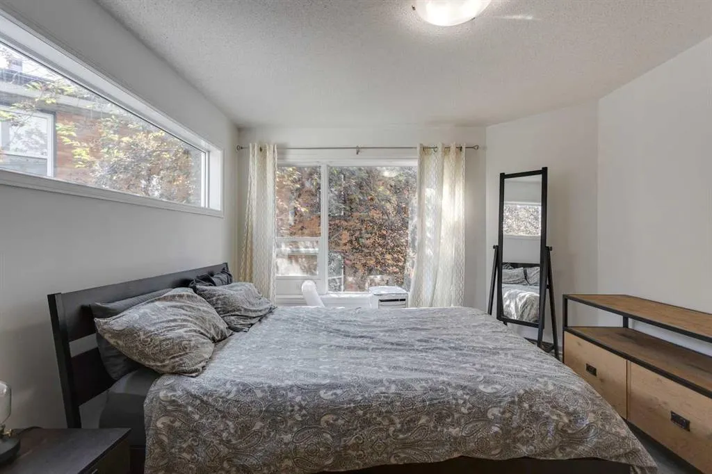 2040 35 Avenue SW, #3