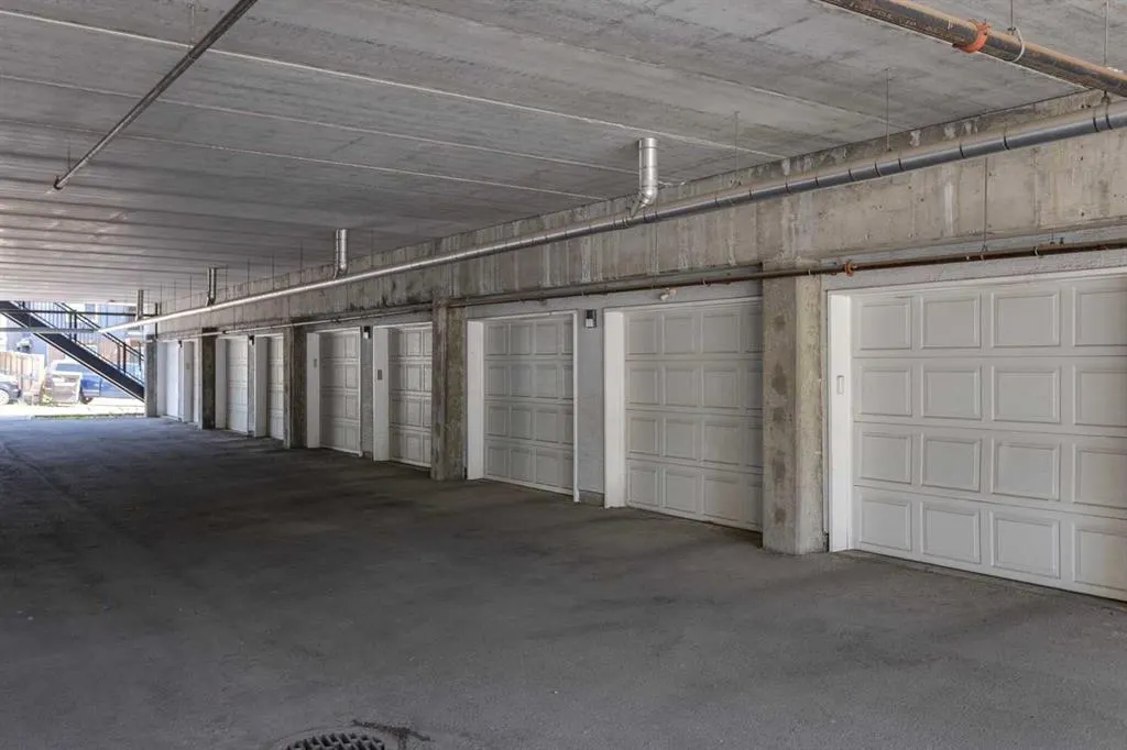 2040 35 Avenue SW, #3