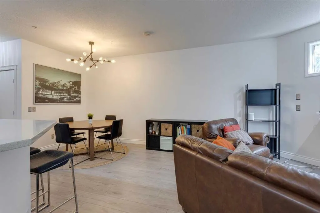 2040 35 Avenue SW, #3