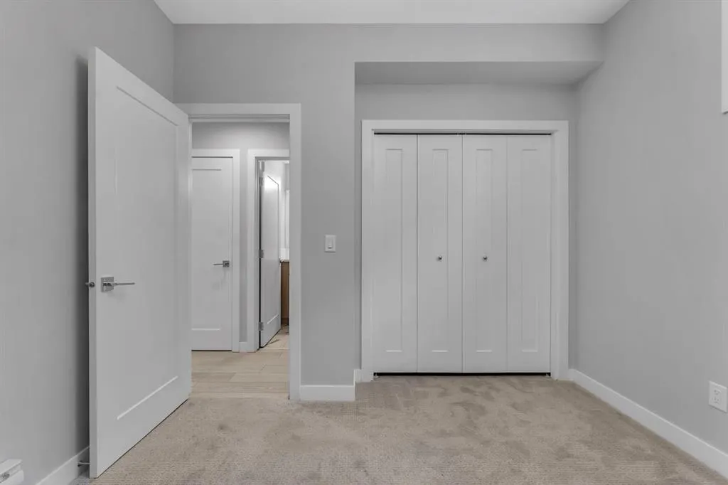 372 Carringvue Place NW