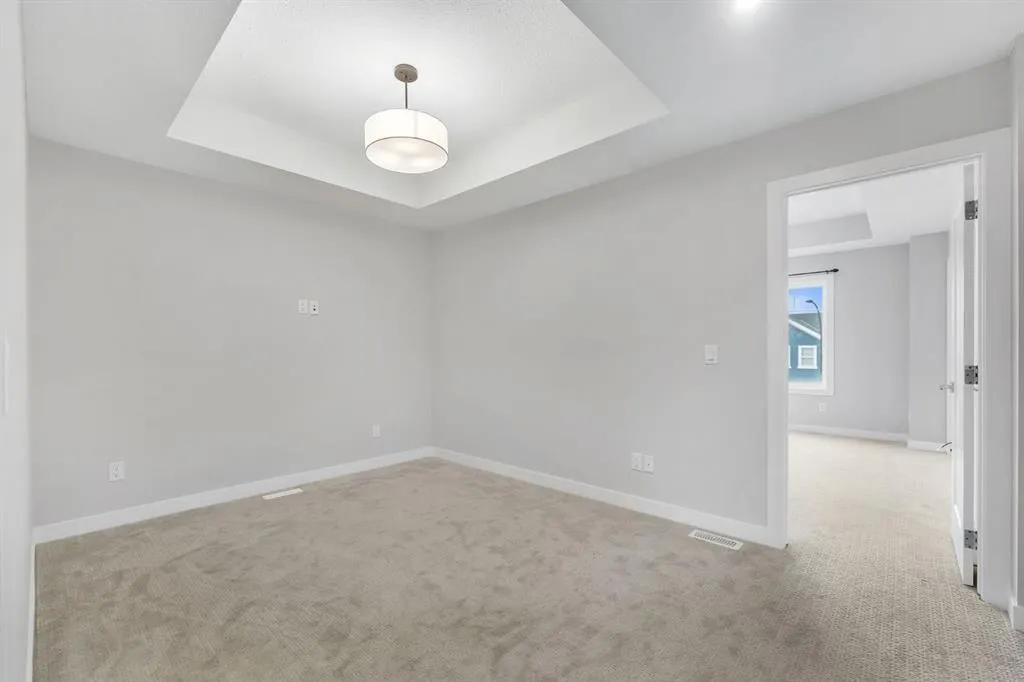 372 Carringvue Place NW