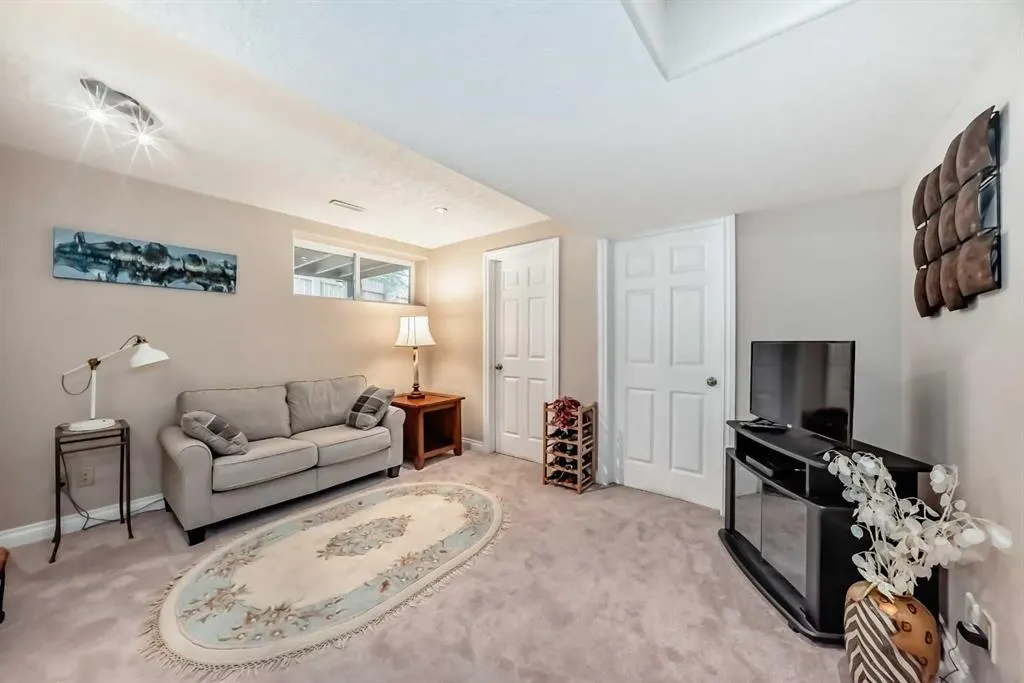 70 Dover Mews SE
