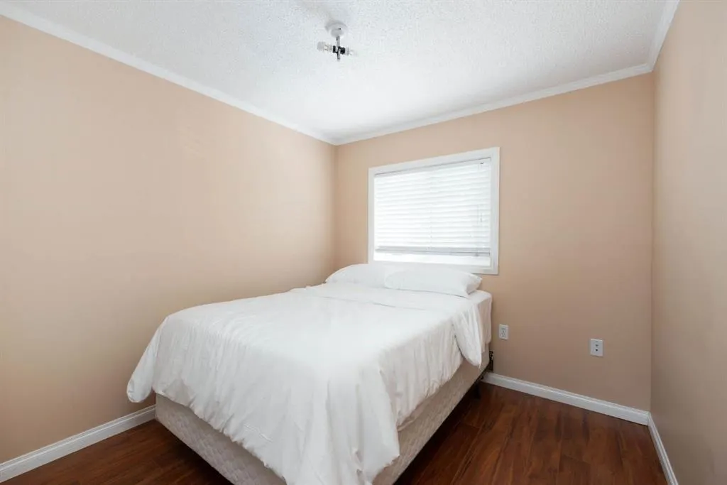 293 Grenfell Crescent