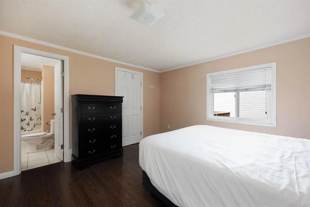 293 Grenfell Crescent