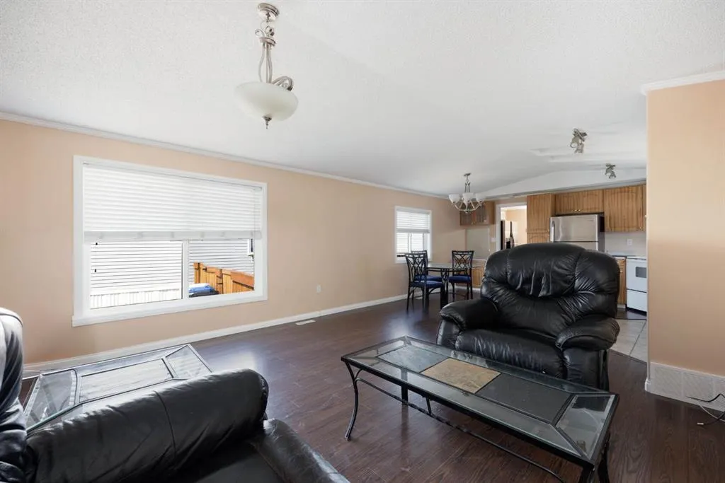 293 Grenfell Crescent