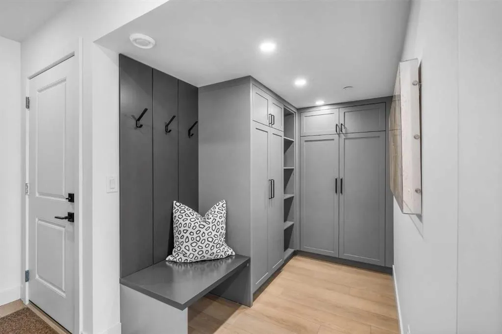 12 Greenwich Heath NW