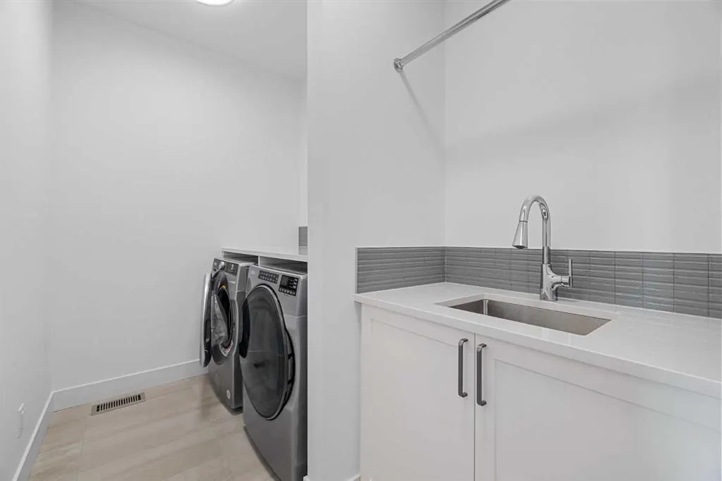 12 Greenwich Heath NW