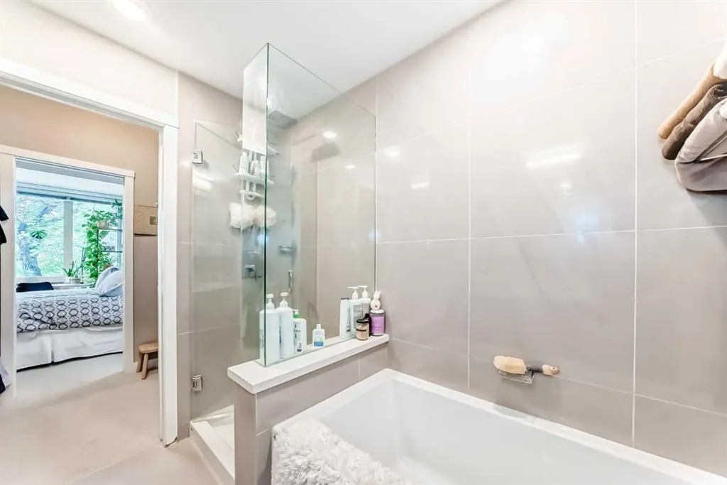823 5 Avenue NW, #229