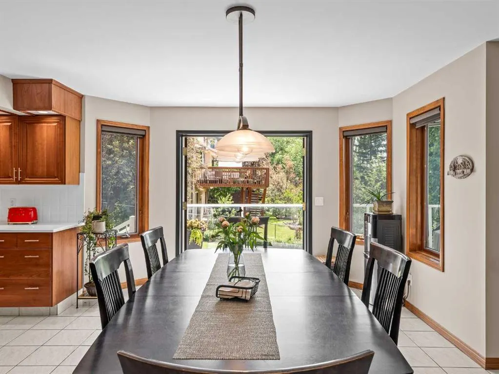 146 Edgeview Road NW
