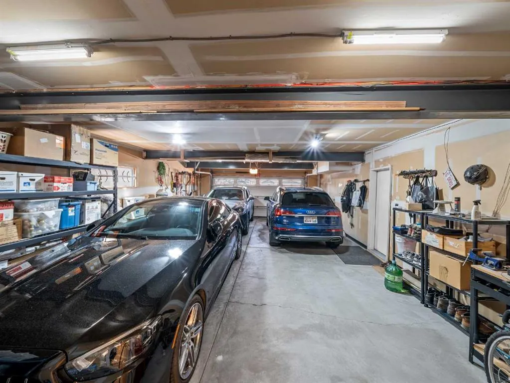 146 Edgeview Road NW